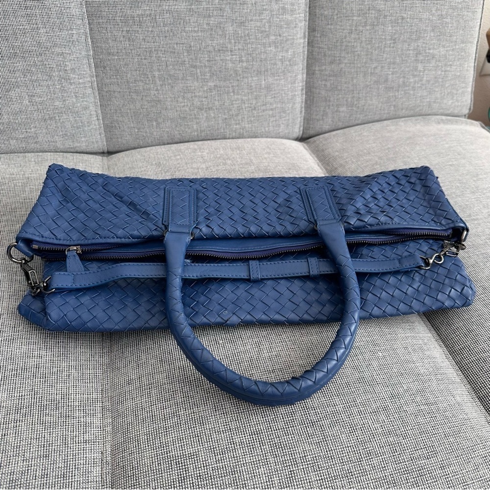 Bottega Veneta Intrecciato Convertible Tote Bag Large Blue Leather Zip Closure - Picture 12 of 12